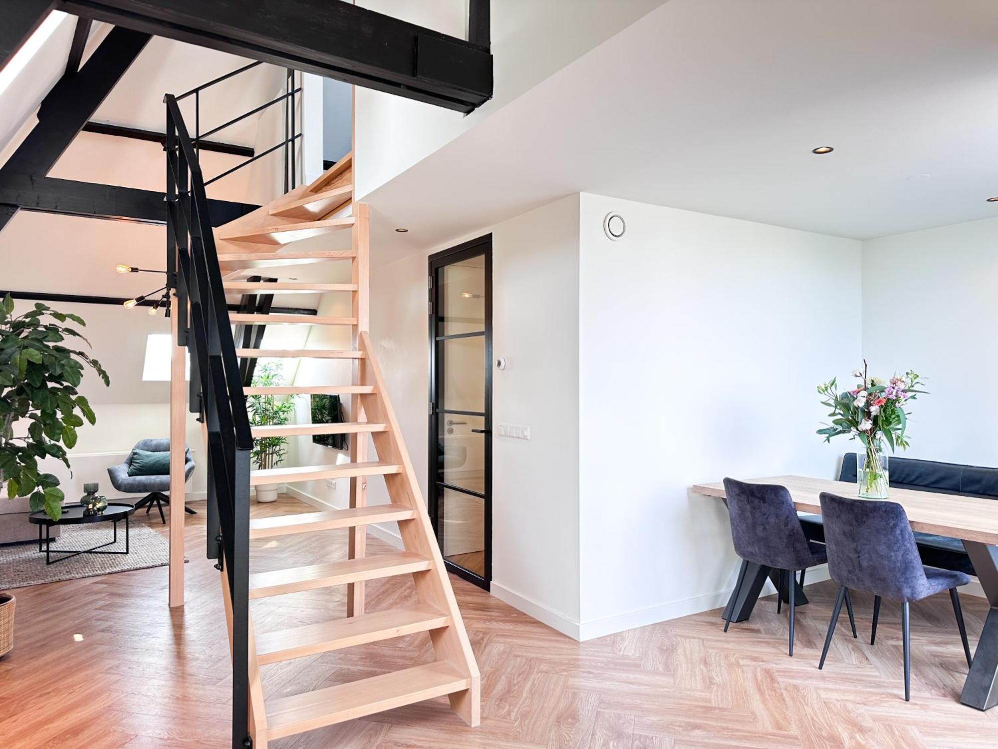 Celina'S Loft Apartment Бреда Екстериор снимка