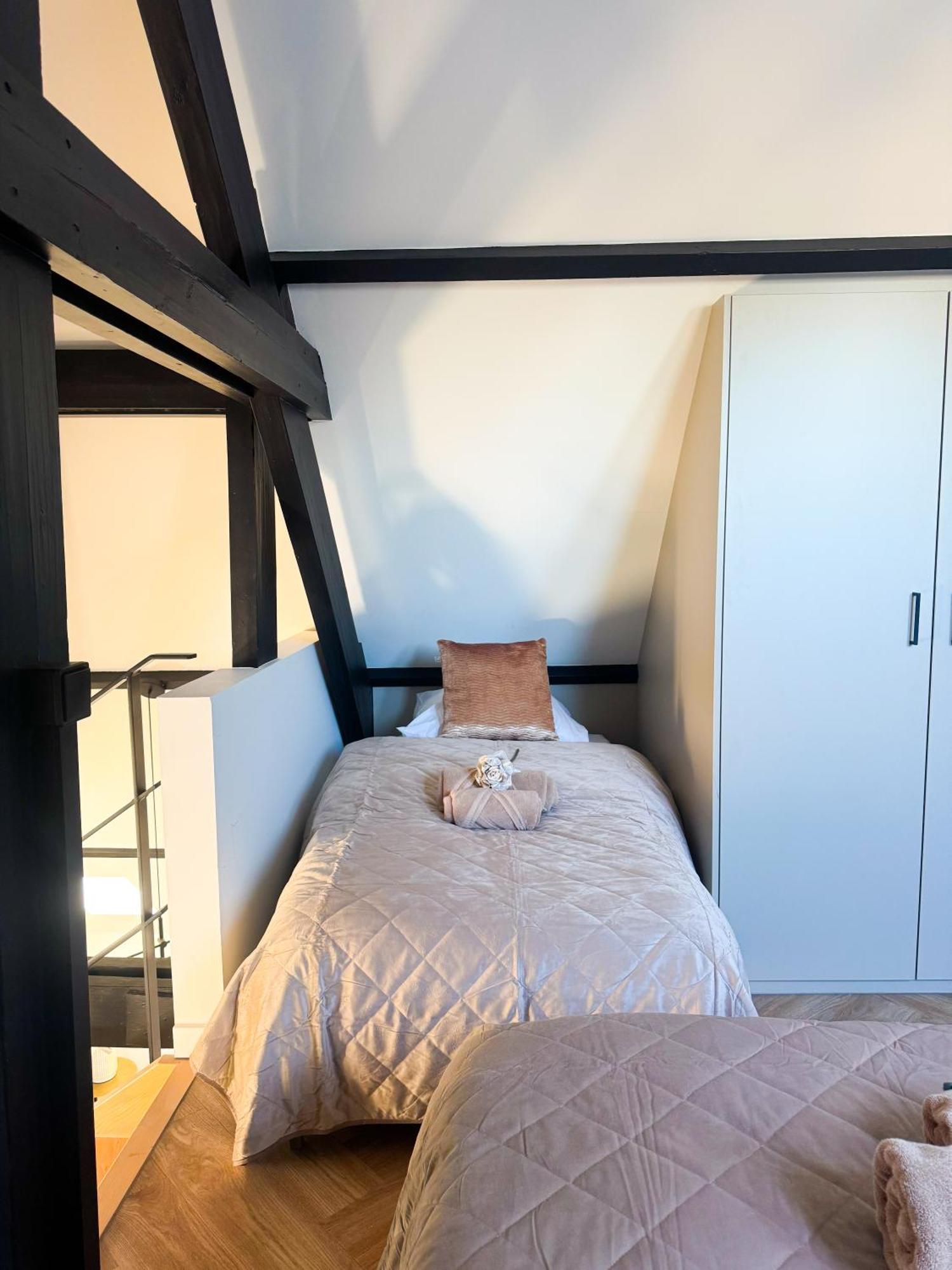 Celina'S Loft Apartment Бреда Екстериор снимка